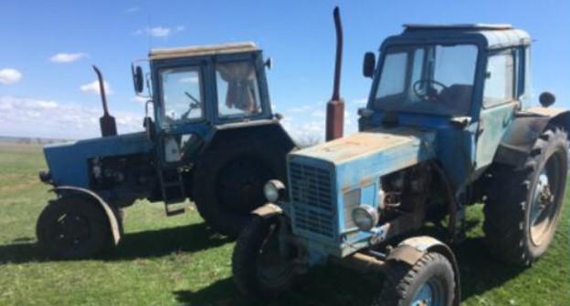 Тракторы, фигурирующие в деле инспектора Мисельхоза Ставрополья. Фото пресс-службы управления Следкома по Ставропольскому краю. http://stavropol.sledcom.ru/news/item/1368652/