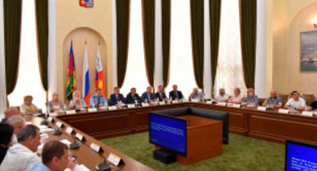 Внеочередная сессия городского собрания Сочи. Фото:  пресс-сдужба ГС Сочи http://www.gs-sochi.ru/news/18936/