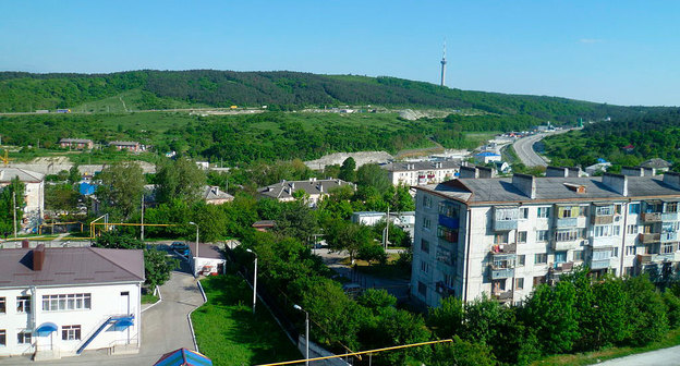 поселок городского типа Верхнебаканский, Приморский район, г. Новороссийск, Краснодарский край. Фото Igorio68 https://ru.wikipedia.org/wiki/Верхнебаканский#/media/Файл:Пгт._Верхнебаканский.JPG
