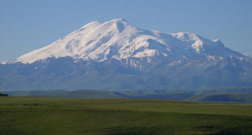 Эльбрус. Фото: LxAndrew - собственная работа, https://commons.wikimedia.org/w/index.php?curid=23286171