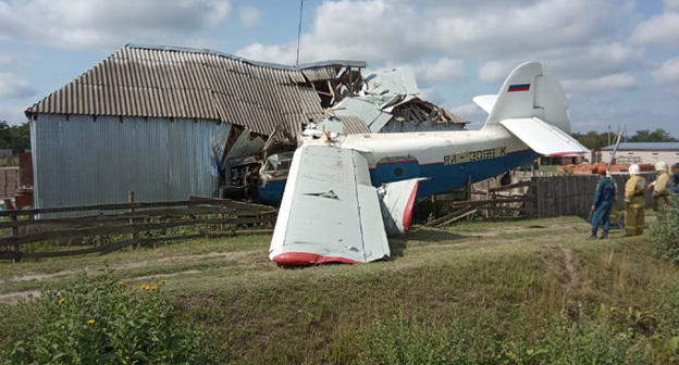 Падение легкомоторного самолета на частный дом в Чечне. Фото: Пресс-служба Следственного комитета России sledcom.ru