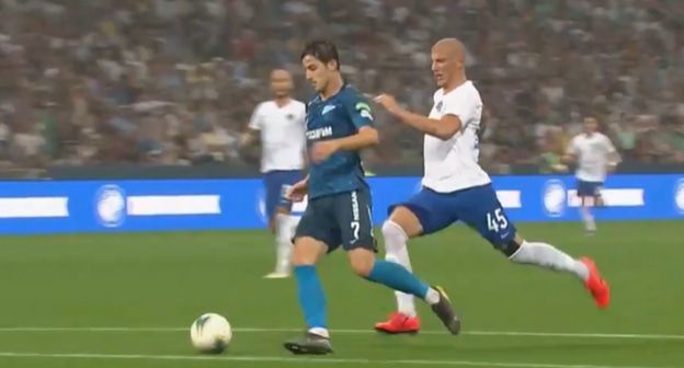 Игроки "Сочи" и "Зенита". стопкадр видео matchtv.ru