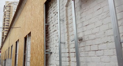 Работы на "Здании 226-го пехотного резервного Бобруйского полка" в Волгограде. Фото Вячеслава Ященко для "Кавказского узла".