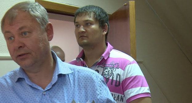 Михаил Музраев-младший (справа). Скриншот видео пользователя 
Высота 102
https://www.youtube.com/watch?v=j0vjd2L3H3Y