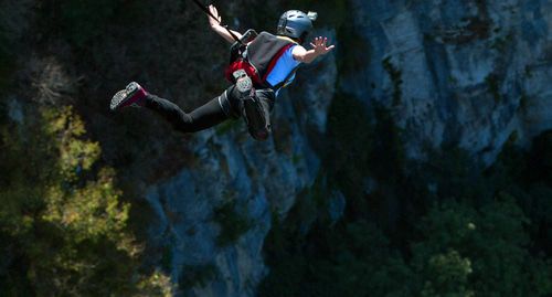 Первый фестиваль бэйс-джампинга Skypark BASE days в Сочи © Нина Зотина, ЮГА.ру
