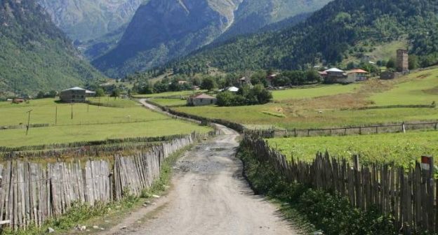 Дорога в общине Мулахи. Фото: А.Мухранов http://travelgeorgia.ru/22/20/2/1300/
