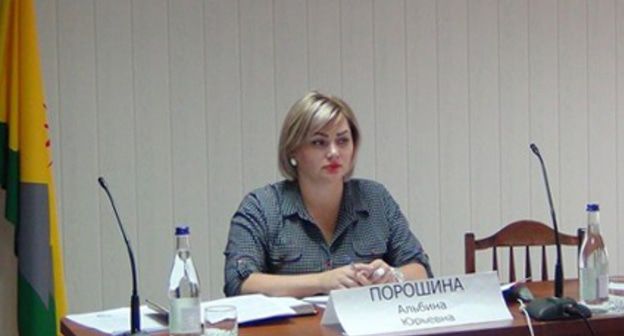 Альбина Порошина. Фото: администрация Администрации города Зверево  http://old-zverevo.donland.ru/Blog/ViewPost.aspx?pageid=299&ItemID=207434&mid=776 