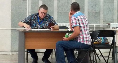 Избиратель на участке в Волгограде. Фото Татьяны Филимоновой для "Кавказского узла"