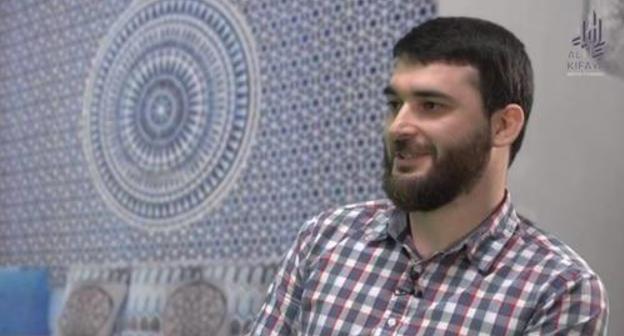 Абдулмумин Гаджиев. Скриншот с видео Абдулмумина Гаджиева https://www.youtube.com/watch?v=qi3sehVgyls