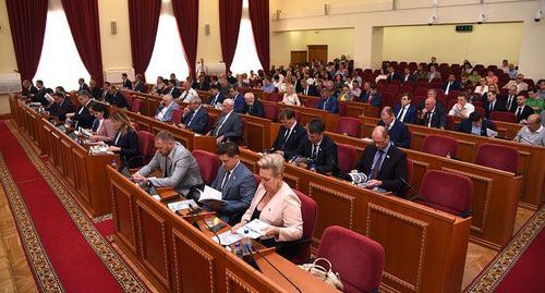 Заседание законодательного собрания Ростовской области. Фото пресс-службы заксобрания http://zsro.ru/press_center/news/1/21518/ Заседание законодательного собрания Ростовской области. Фото пресс-службы заксобрания http://zsro.ru/press_center/news/1/21518/