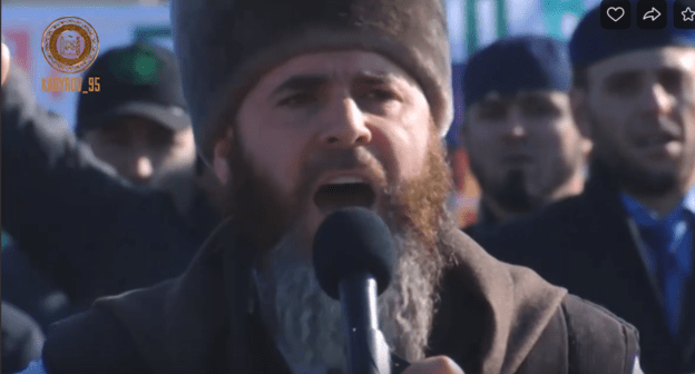 Муфтий Чечни Салах-хаджи Межиев. Скриншот видео https://vk.com/video279938622_456242329