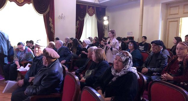 Зрители на вечере памяти жертв политических репрессий, прошедшем в Театре поэзии в Махачкале. 30 октября 2019 года. Фото Расула Магомедова для "Кавказского узла"