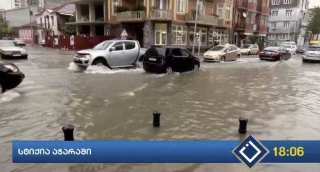 Последствия сильных ливней в Аджарии. Стоп-кадр видео Ajara TV. https://ajaratv.ge/