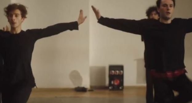 Скриншот трейлера к фильму "А потом мы танцевали" режиссера Левана Акина. https://kino.mail.ru/cinema/movies/923436_a_potom_mi_tantsevali/