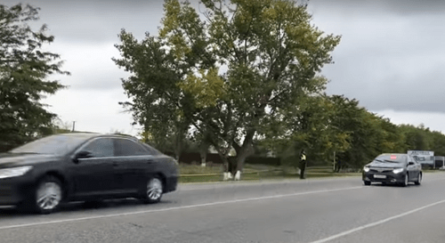 Кадр видео "КАДЫРОВ ЕДЕТ!!!ФЕД.ТРАССА М-29!!!"
https://www.youtube.com/watch?v=E1YFfciArW8