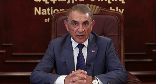 Бывший спикер парламента Армении Ара Баблоян. Стоп-кадр видео канала  YouTube 
"Hayer Tv" https://www.youtube.com/watch?v=x1MUDB1VW0k