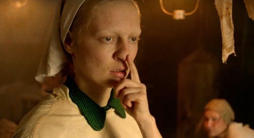 Кадр фильма "Дылда" из официального трейлера https://www.ivi.ru/watch/411800/trailers
