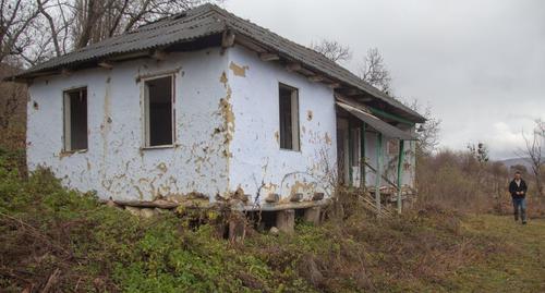 Дом в селении Даттых на границе Ингушетии и Чечни. Фото Зураба Плиева для "Кавказского узла"