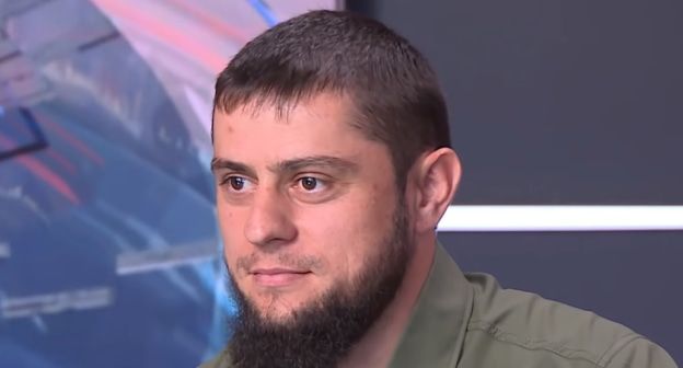 Ахмед Дудаев. Фото: скриншот видео "Телеканал ОНТ"
https://www.youtube.com/watch?v=7eUqt_HLU8k