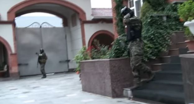 Кадры обысков по делу Валерия Карданова. Видео МВД, 2013 год. https://www.youtube.com/watch?v=F8e2X3xIjJQ