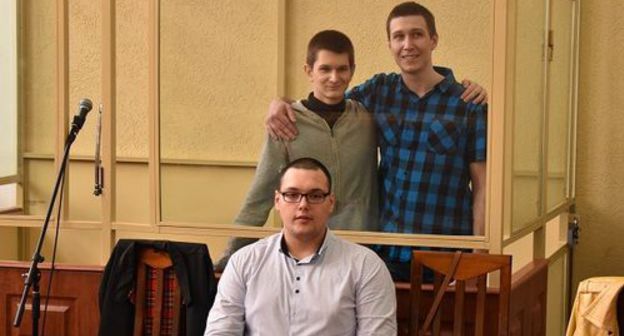 Мордасов и Сидоров в клетке суда. Фото Константина Волгина для "Кавказского узла"