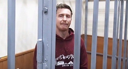 Егор Лесных. Стопкадр видео канала Общественный вердикт https://www.youtube.com/watch?v=hU-0djt5XsI