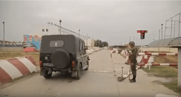 Воинская часть в станице Калиновской. Скриншот видео https://www.youtube.com/watch?v=d-z96c3MKtI