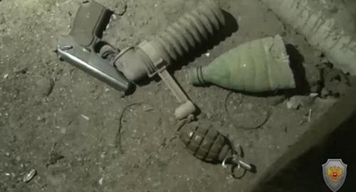 Оружие и боеприпасы. Фото: Пресс-служба Национального антитеррористического комитета http://nac.gov.ru