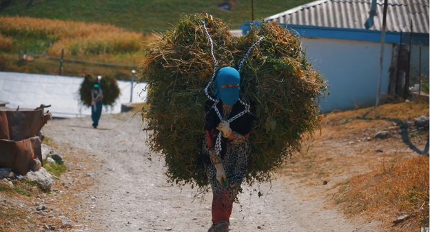 Стоп-кадр фильма Александра Федорова "Они тоже мечтали: истории дагестанских женщин"
