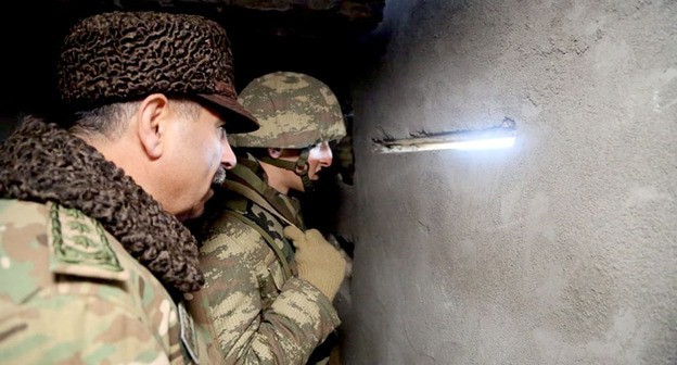 Азербайджанские военные в прифронтовой зоне. Декабрь 2018 года. Фото пресс-службы Минобороны Азербайджана. https://mod.gov.az/ru/news/rukovodstvo-ministerstva-oborony-nahoditsya-v-prifrontovoj-zone-video-25326.html