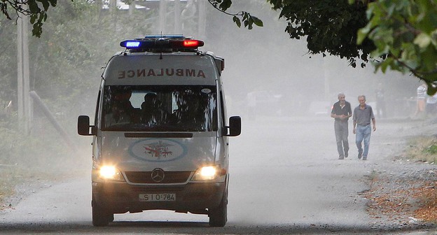 Машина скорой помощи. Грузия. Фото: REUTERS/David Mdzinarishvili