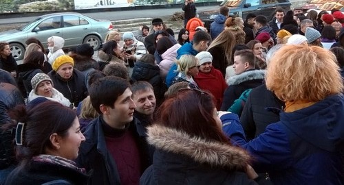 Соверующие из разных регионов приехали поддержать дагестанских Свидетелей Иеговы* в кассационном суде. Пятигорск, 26 февраля 2020 года. Фото предоставлено "Кавказскому узлу" супругой одного из обвиняемых.