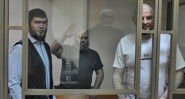 Хасан Китиев, Увейс Ниматулаев и Георгий Юсупов (слева направо) на оглашении приговора. Фото Константина Волгина для "Кавказского узла"
