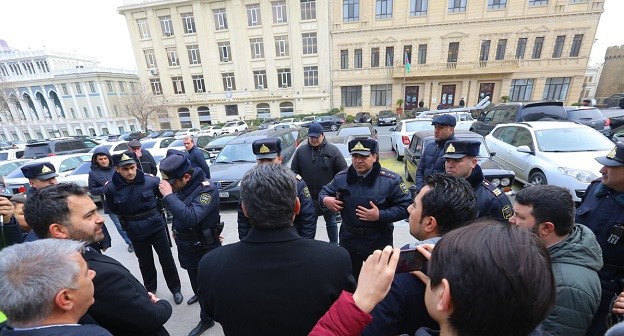 Акция протеста у здания суда в Азербайджане. 5 марта 2020 года. Фото Азиза Каримова для "Кавказского узла"