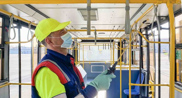 Обработка транспорта в аэропорту. Фото пресс-службы аэропорта Краснодара