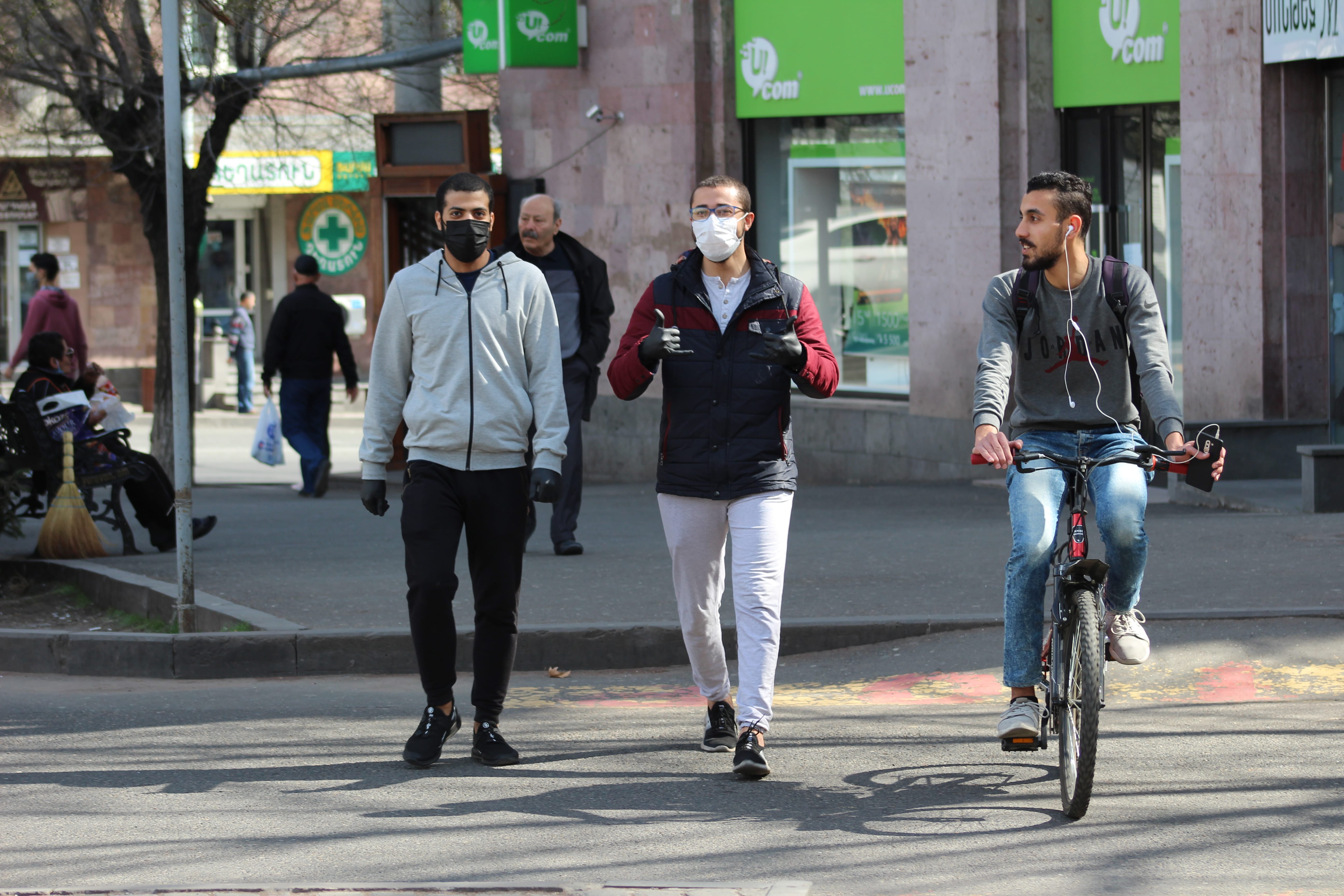 Жители Еревана на улице. Март 2019 года. Фото Тиграна Петросяна для "Кавказского узла"
