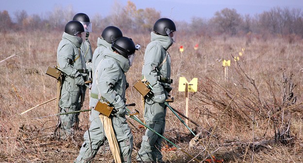 Военные саперы. Фото пресс-службы МО России https://мультимедиа.минобороны.рф/multimedia/photo/gallery.htm?id=19268@cmsPhotoGallery
