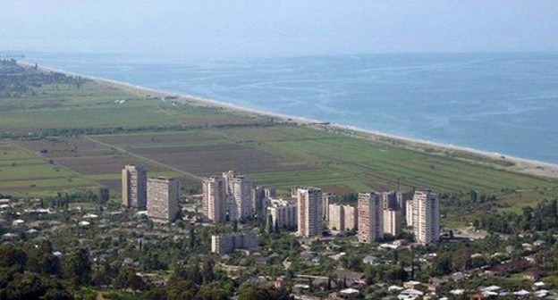 Вид на Новую Гагру. Абхазия. Фото: VascoPlanet Abkhazia photography https://ru.wikipedia.org/