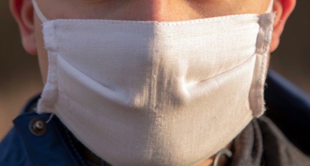 Самодельная медицинская маска. Фото Нины Тумановой для "Кавказского узла"