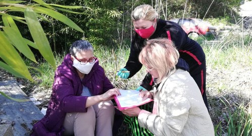 Собрание жильцов барака в Сочи. 15 апреля 2020 года. Фото Светланы Кравченко для "Кавказского узла"