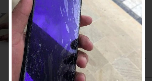 Разбитый телефон журналиста. Фото: http://www.turan.az/ext/news/2020/5/free/Social/ru/123844.htm