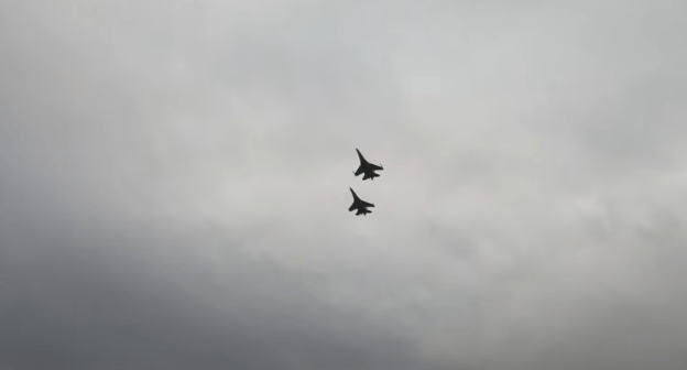 Авиапарад над Волгоградом 9 мая 2020 года. Стоп-кадр видео https://youtu.be/l7vTwqySAQM