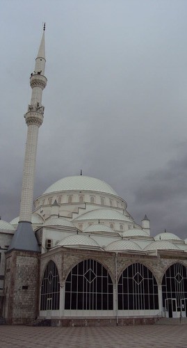 Центральная Джума-мечеть Махачкалы. Фото: АбуУбайда https://ru.wikipedia.org/
