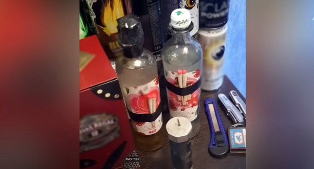 Самодельное взрывное устройство. кадр видео пресс-Кслужбы 
Следственного комитета Российской Федерации https://www.youtube.com/watch?time_continue=1&v=7dmDt2Y50Ms&feature=emb_logo
