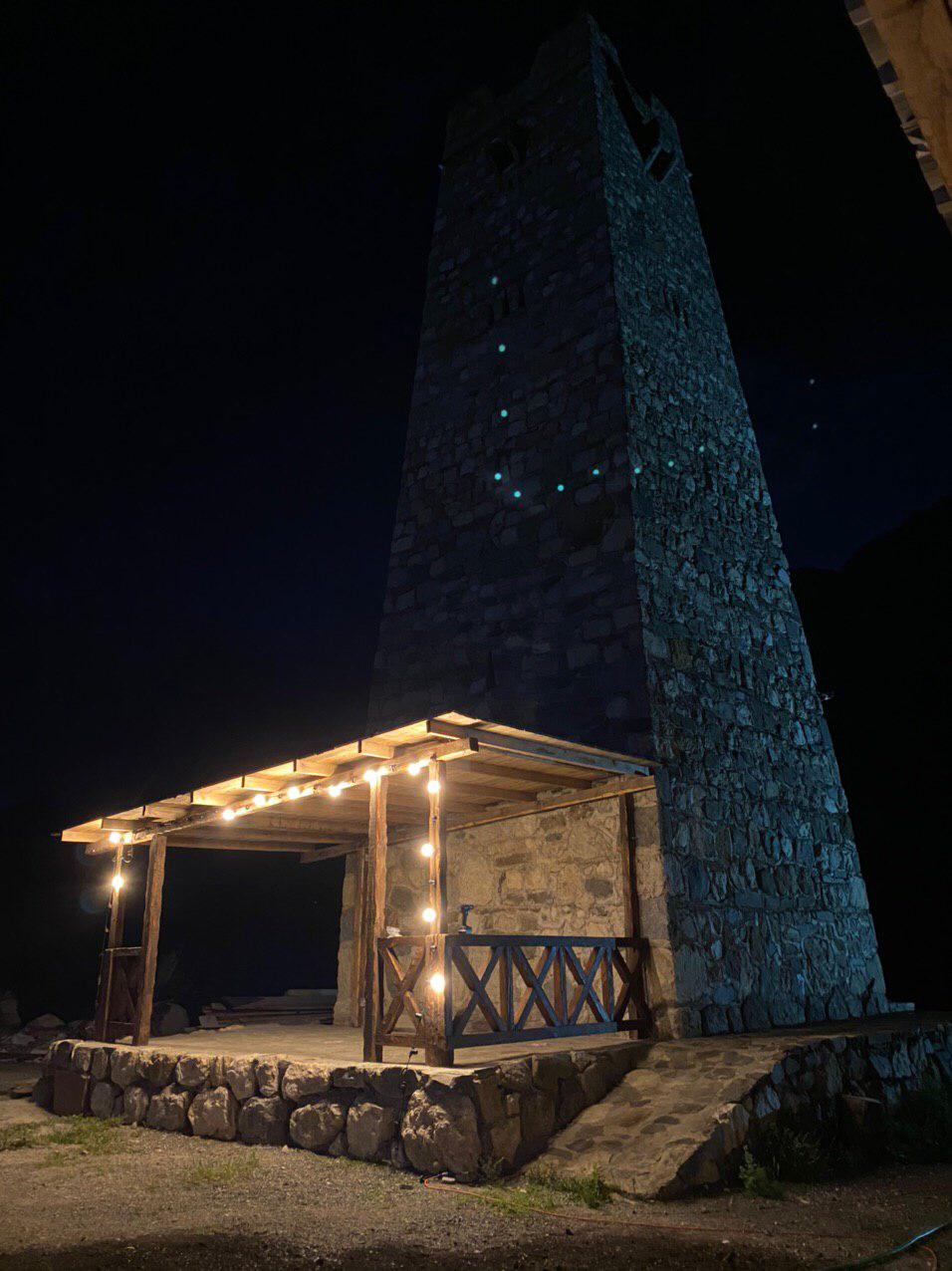 Кинотеатр под открытым небом в горах Северной Осетии. Фото Заура Цаллагова Кинотеатр под открытым небом в горах Северной Осетии. Фото Заура Цаллагова