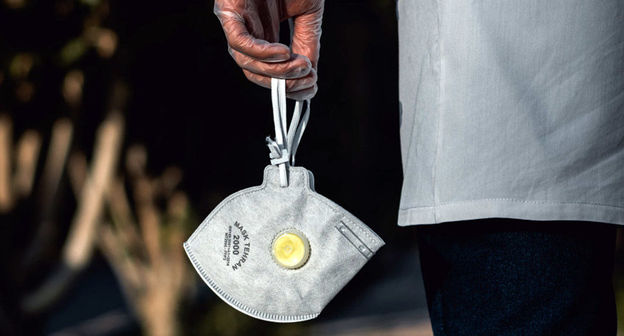 Медицинская маска.  Фото Ashkan Forouzani, unsplash.com
