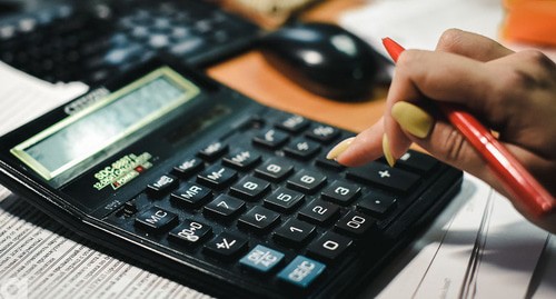  Калькулятор. Фото Елены Синеок, Юга.ру
