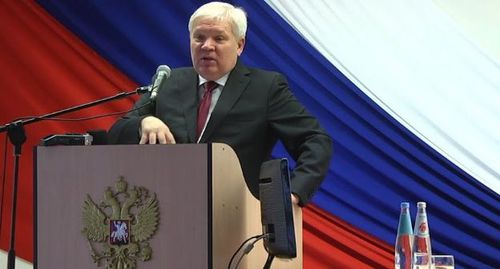 Владимир Зверев. стоп-кадр  видео 
Орлёнок ТВ
https://www.youtube.com/watch?v=6dK5WTIy75o