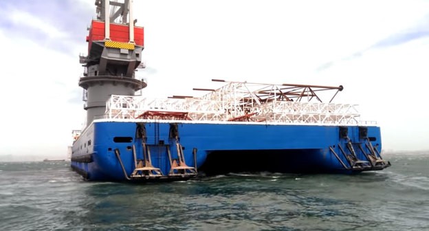 Суднао "Гурбан Аббасов" в Азербайджане. Кадр видео 
Gu Hus https://www.youtube.com/watch?v=2LBcDcTVI1U&feature=emb_logo