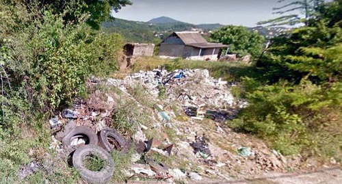 Строительный мусор возле садового некоммерческого товарищества "Фронтовик". Фото Светланы Кравченко для "Кавказского узла"